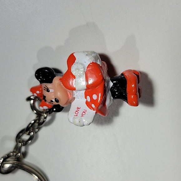 Vintage Disney Minnie Mouse Red Heart Keychain EUC - Picture 2 of 3